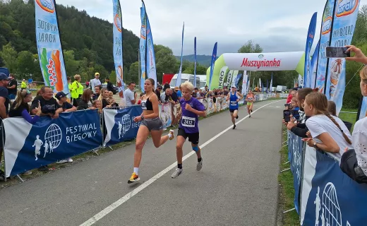 Bieg na 1 km cieszył się wielkim zainteresowaniem na Festiwalu Biegowym w Piwnicznej - 27